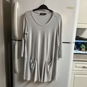 Sympli Light Gray Long Sleeve 
Tunic Size 6